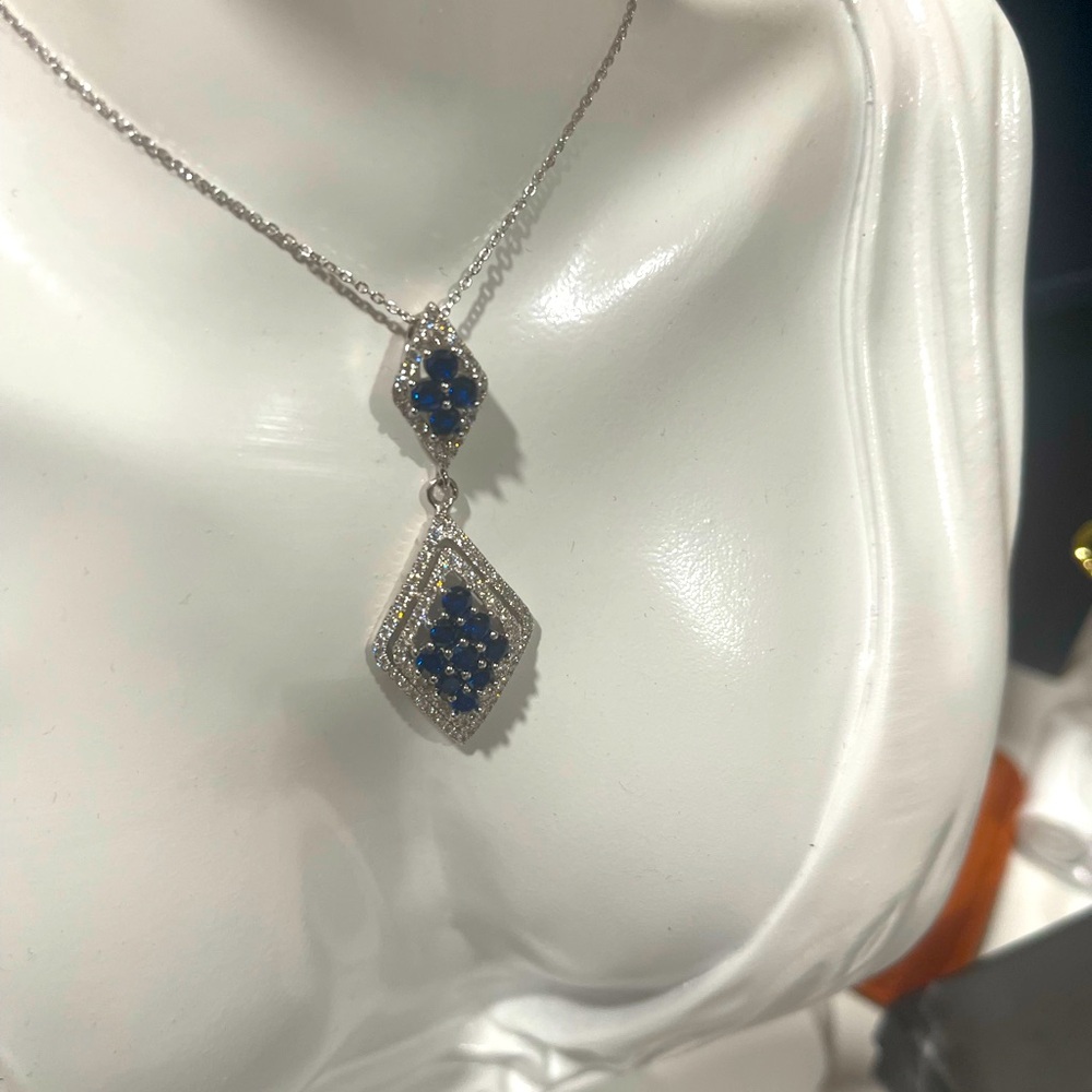 Elegant Silver and Blue Pendant Necklace